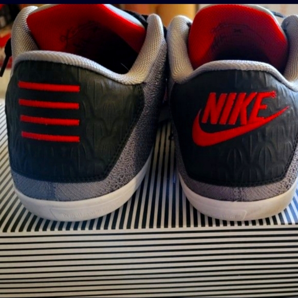 kobe bryant elite low